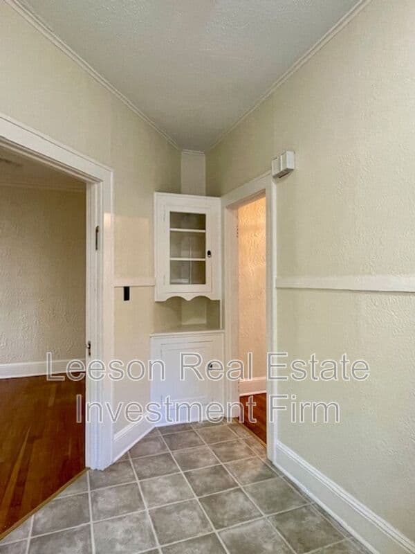 SHREVEPORT House: 458 Forest Ave.