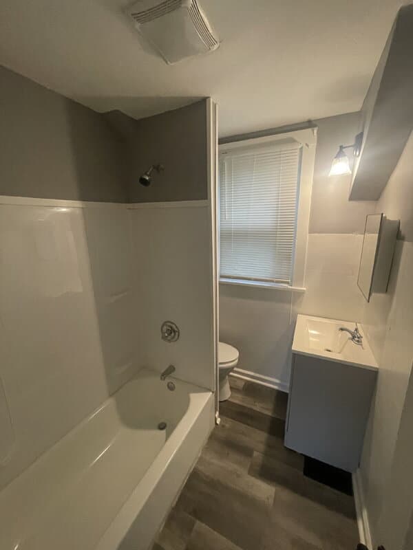 Pittsburgh House: 7808 Lloyd Avenue