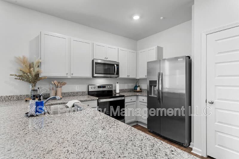 Hinesville House: 89 Hazy Ln