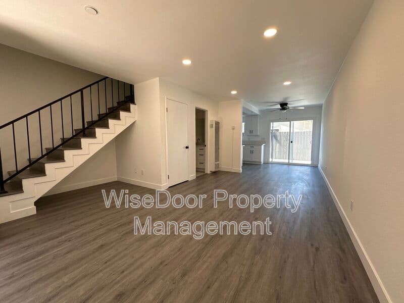 Santa Ana Condo: 810 S Flower St.