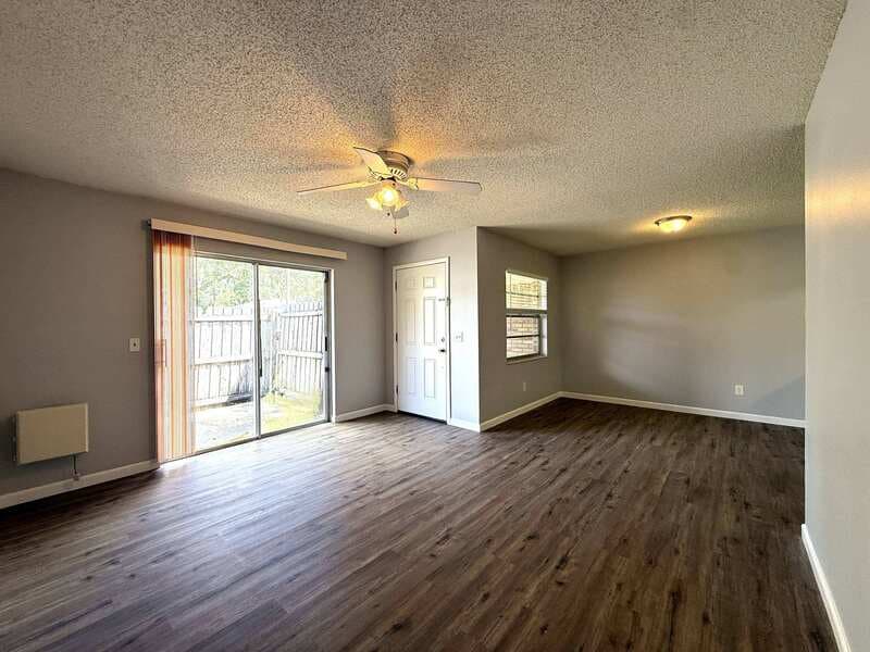 Brandon Condo: 3202 Bloomingdale Villas Court -3202