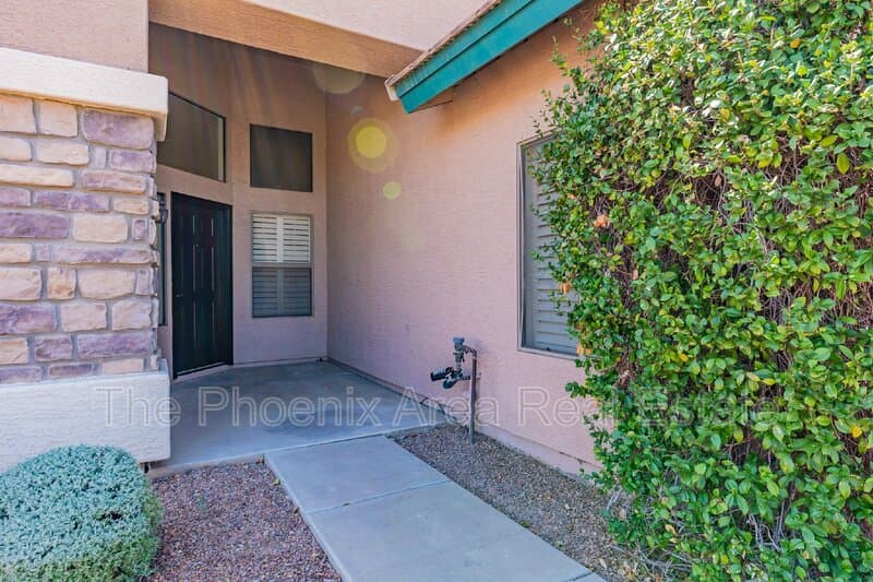 Mesa House: 4133 E Elmwood St