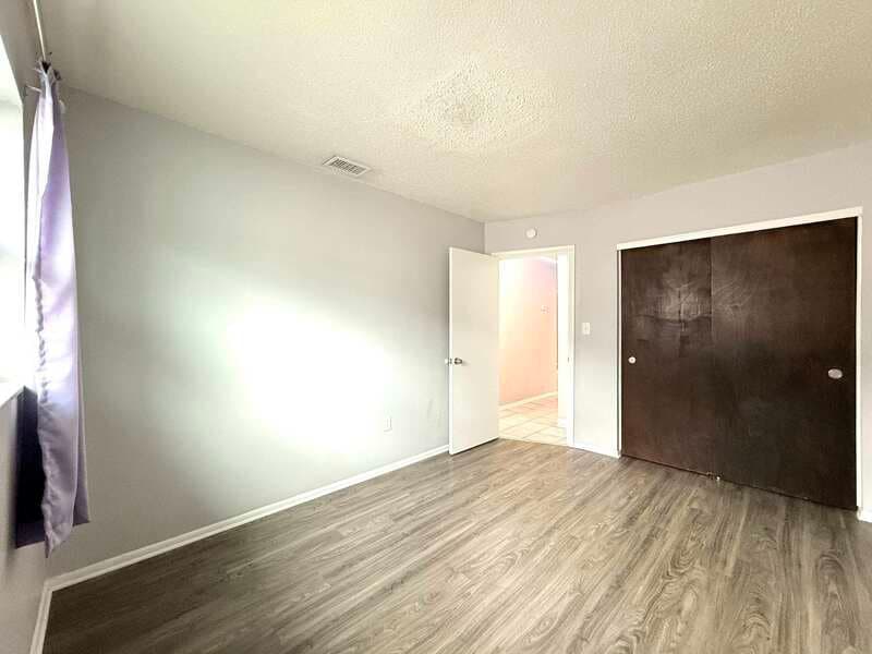 Largo Condo: 3716 137th Avenue North - B