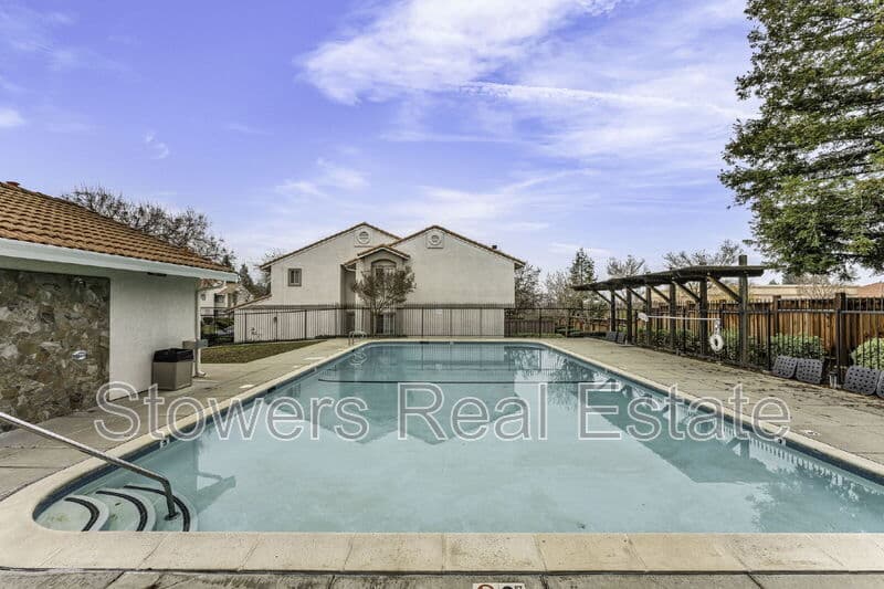 Danville House: 309 Camino Arroyo