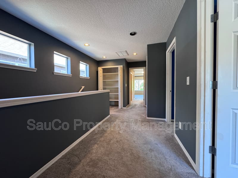 Hillsboro House: 948 SE Elina Ave