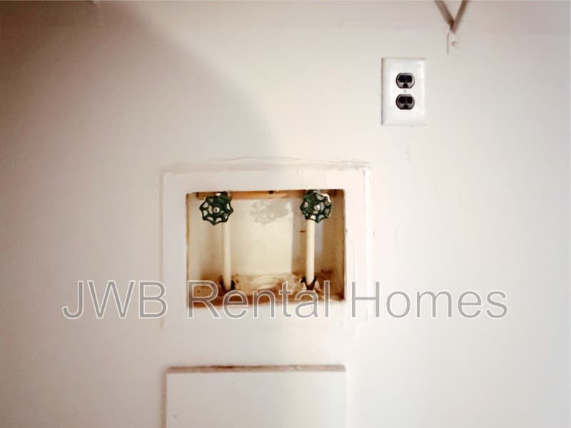 Jacksonville House: 3869 Concord St