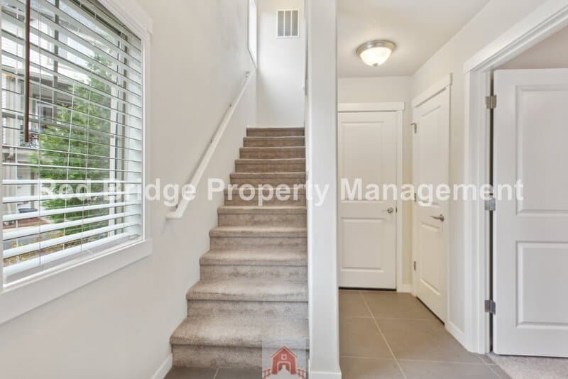 Wilsonville Townhome: 28520 SW Paris Ave