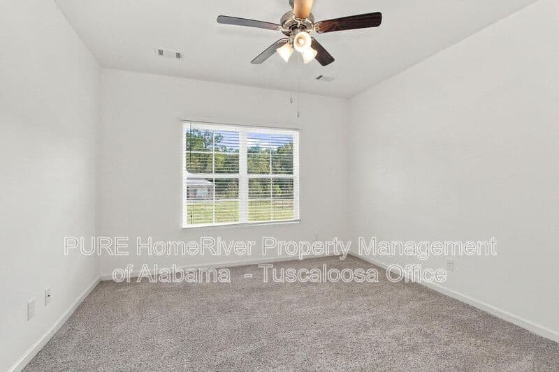Northport House: 4943 Copper Loop Rd