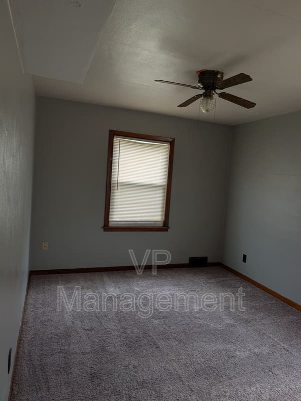 Bettendorf Condo: 418 23rd St