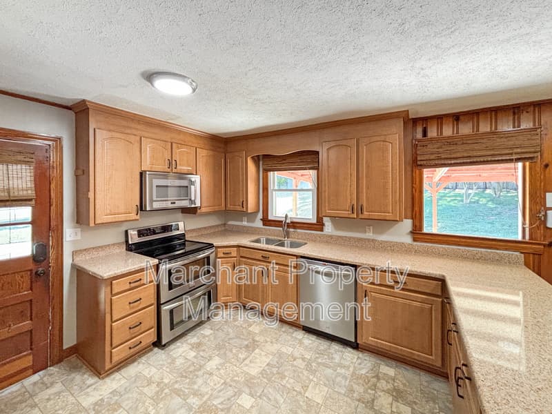 Taylors House: 4804 Edwards Road