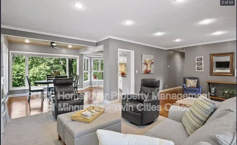 Saint Louis Park House: 1642 Edgewood Ave S
