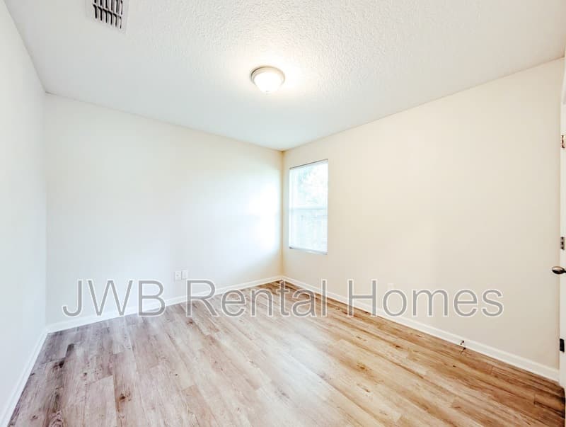 Jacksonville House: 3120 20th St W