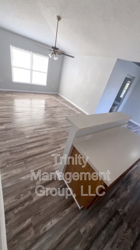 Spring Hill House: 6133 Airmont Drive