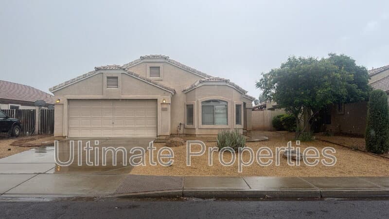 Glendale House: 7145 W Maryland Ave