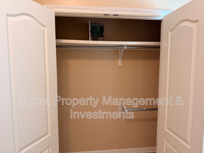 Alton Condo: 2600 E Garfield