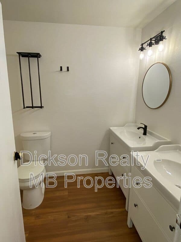 Reno House: 861 Nutmeg Place
