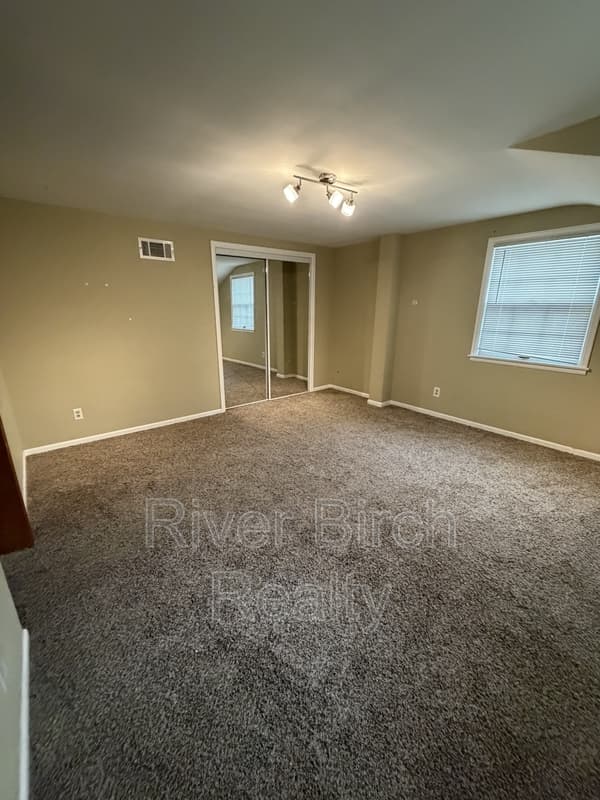 Springfield House: 421 West Lawrence Avenue