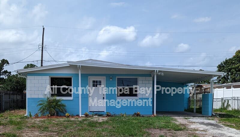 Tampa House: 6021 W Hanna