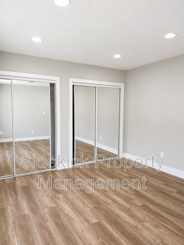 Whittier House: 11443 Dicky St