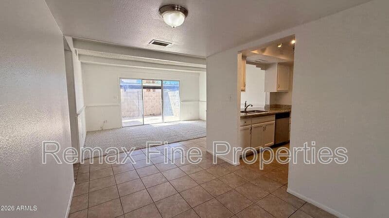 Glendale House: 5701 N 44th Avenue