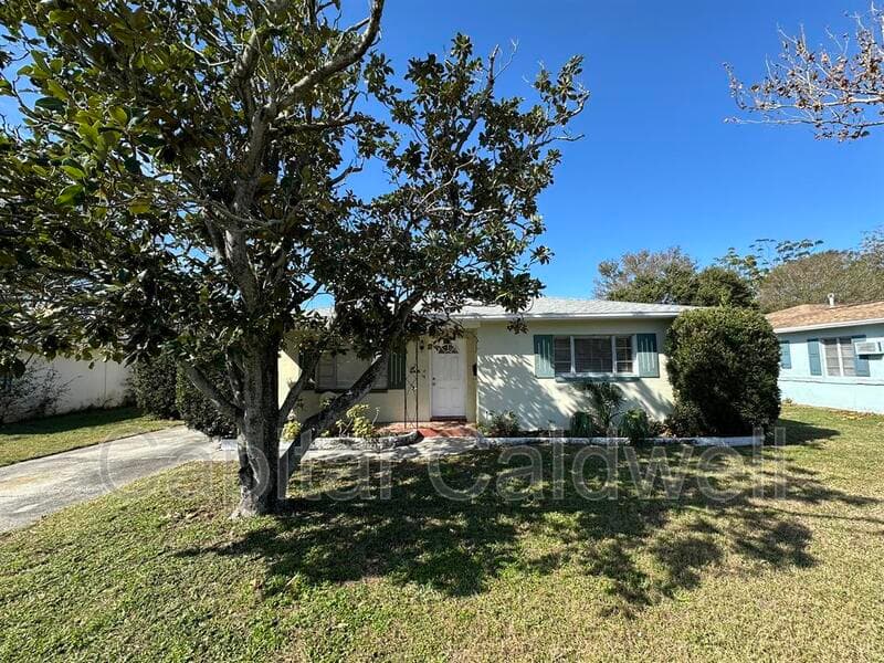 Clearwater House: 18 N Meteor Ave