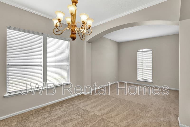Jacksonville House: 14422 Christen Dr S