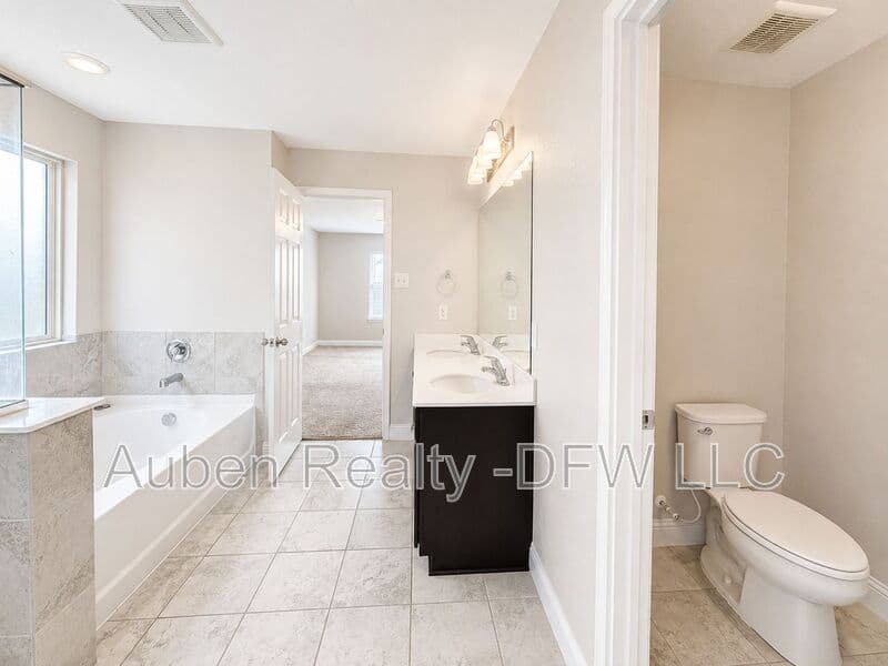 Aubrey House: 2605 Wesley Avenue