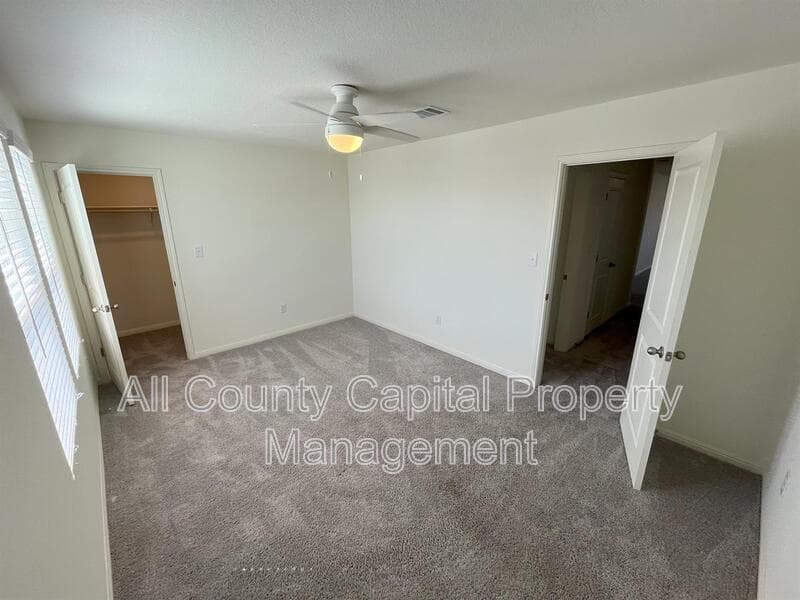 Maxwell House: 215 Light Timber Rd