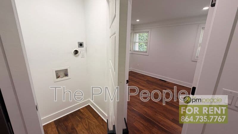 Easley House: 108 Saint Lo Cr