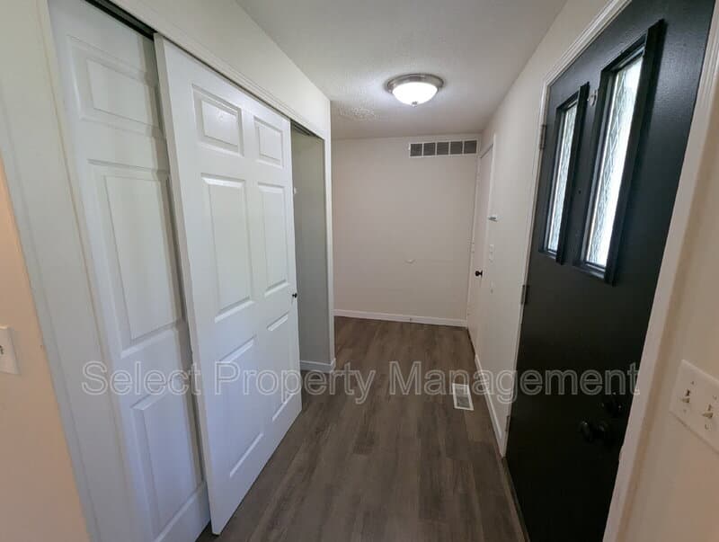 Fort Wayne House: 2508 Repton Drive