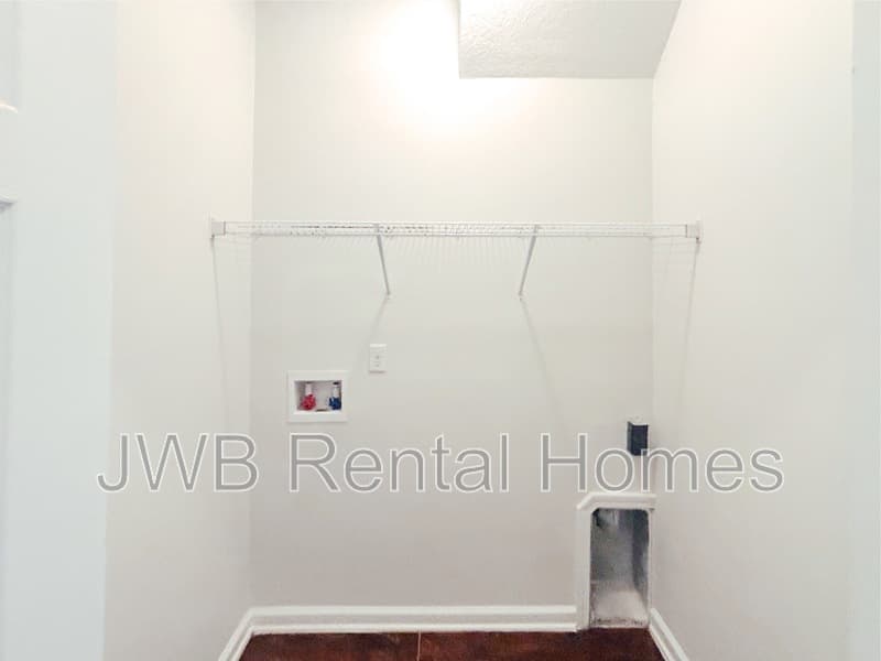 Jacksonville House: 8520 Cocoa Ave