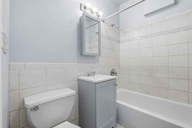 Chicago Condo: 7501 South Stewart Avenue - 7507-#2A