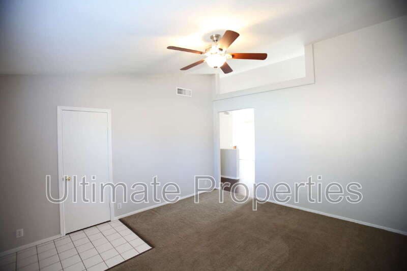Glendale House: 10407 W Medlock Dr