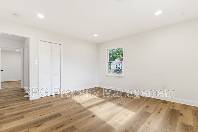 Woodstock Condo: 204 N Muhlenberg St