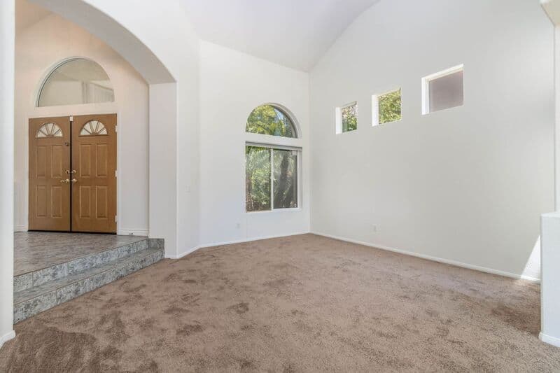 Temecula House: 32579 Valentino Way