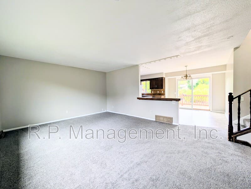 Brooklyn Park House: 7216 79th Ave N