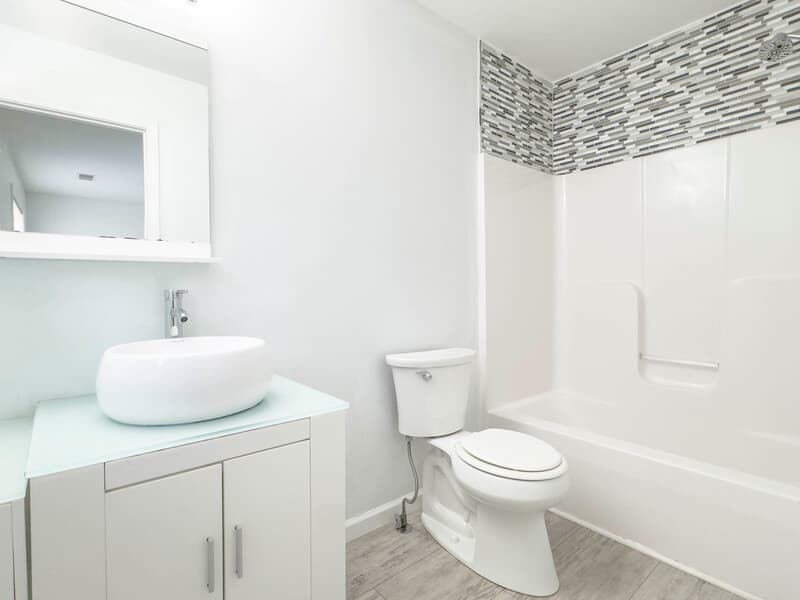 Clarksville Townhome: 524 S 1st Street