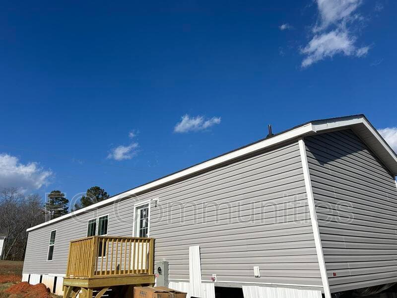 Taylorsville House: 105 Paynes Dairy Rd