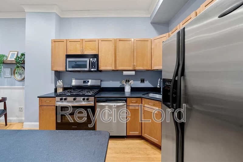 South Boston Condo: 691 E 8th St