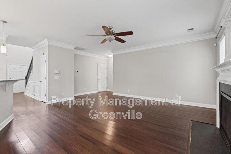 Simpsonville House: 10 Windsor Creek Ct