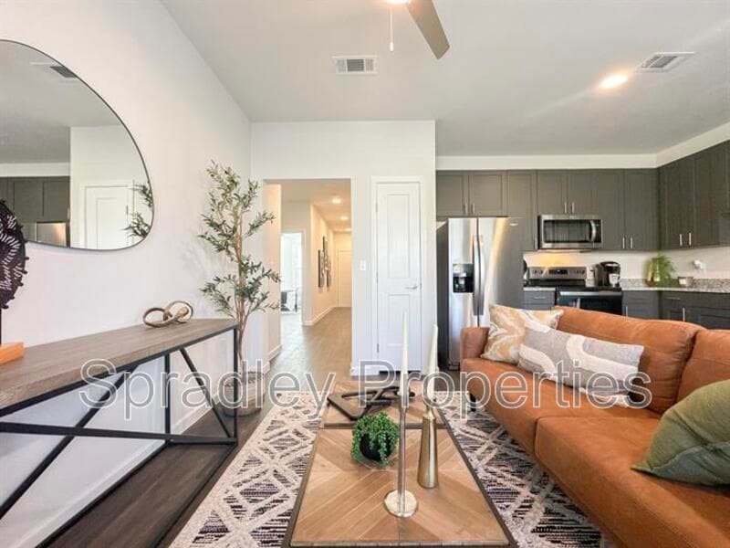 Belton Condo: 710 Shine St. Apt 2204