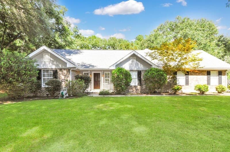 Richmond Hill House: 3 Oak Creek Court