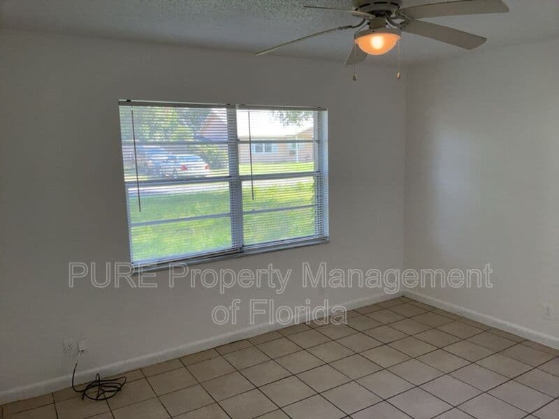 Ocala House: 5714 SE 4th Street