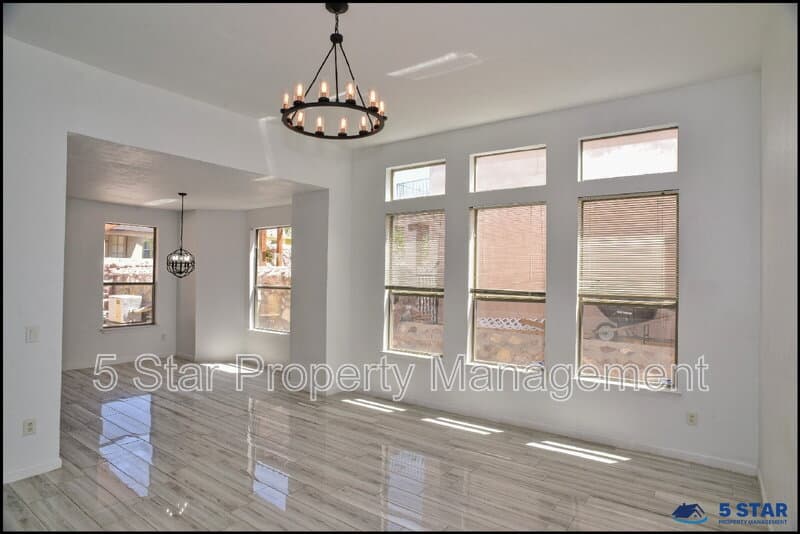 El Paso House: 7959 Morning Dawn Avenue !!