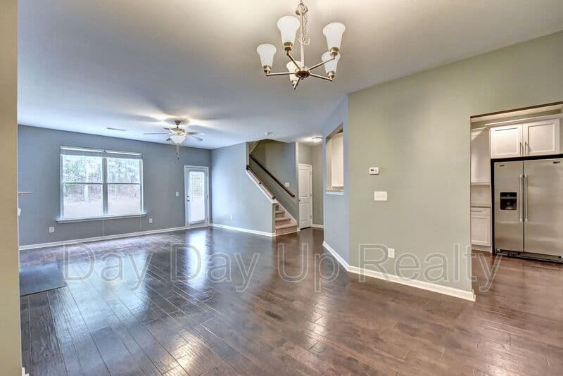 Suwanee House: 5605 Bright Cross Way