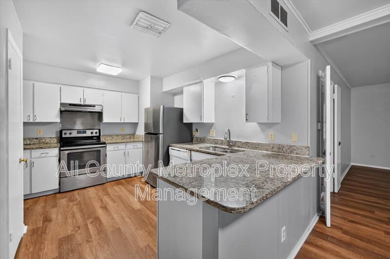 Dallas Condo: 7948 Habersham Ln