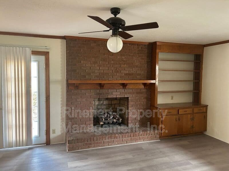 Rock Hill House: 1232 Melrose Drive