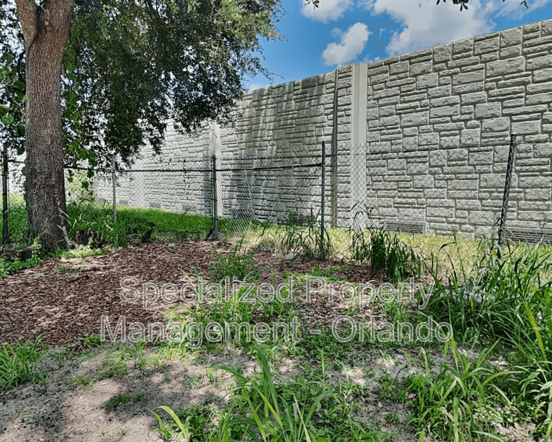 Orlando House: 561 Raleigh St