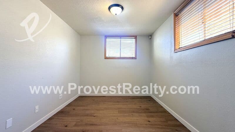 Victorville House: 13043 4th Ave