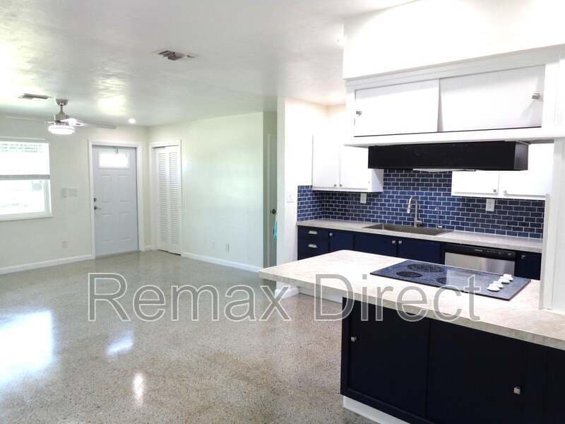 NORTH PALM BEACH House: 744 Buttonwood Road